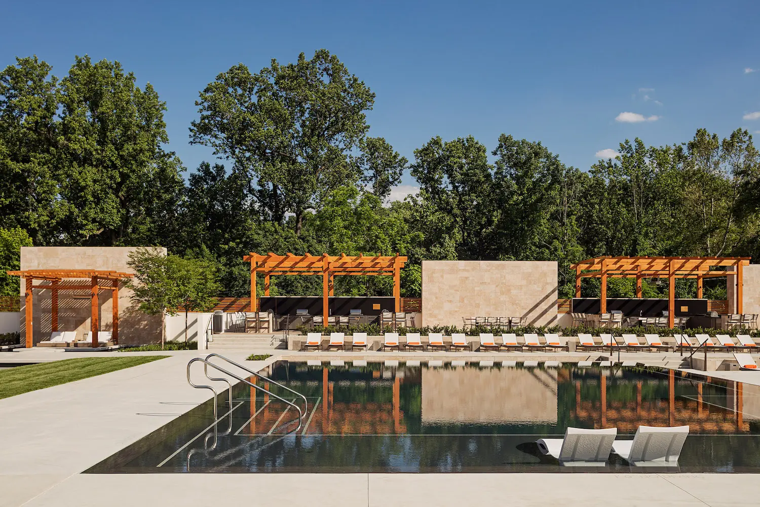 Presidential City Apartments pool and terrace — image 11