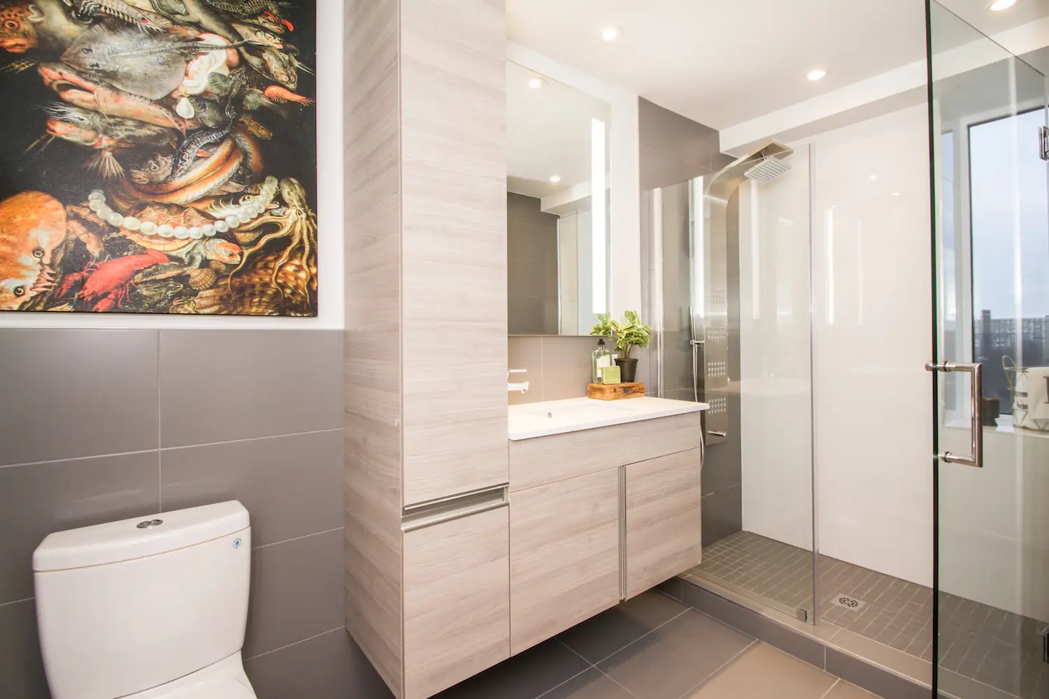 Presidential City Apartments bathroom — image 18