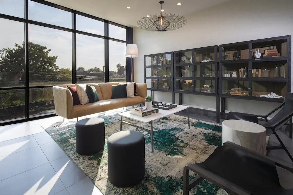 The Irvine resident lounge — image 8